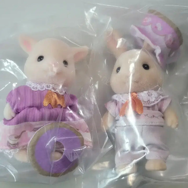 [BUNJANG] Sylvanian Families Tea Party Goat Rabbit Figure Bundle Set / 실바니안 쿠지 티파티 염소 토끼