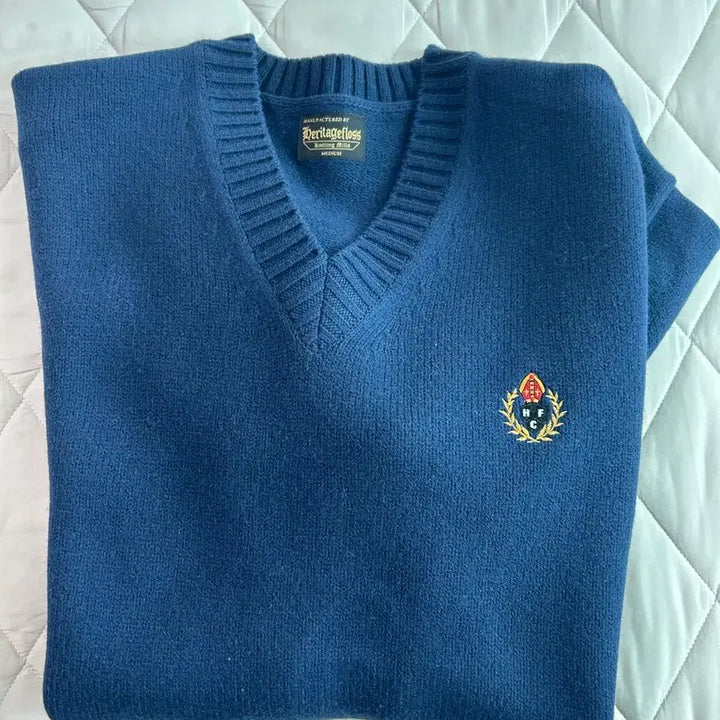 [BUNJANG] Heritagefloss Crest 7g Wool V-Neck Knit M / 헤리티지플로스 crest 7g 울 브이넥 니트 네이비  M size