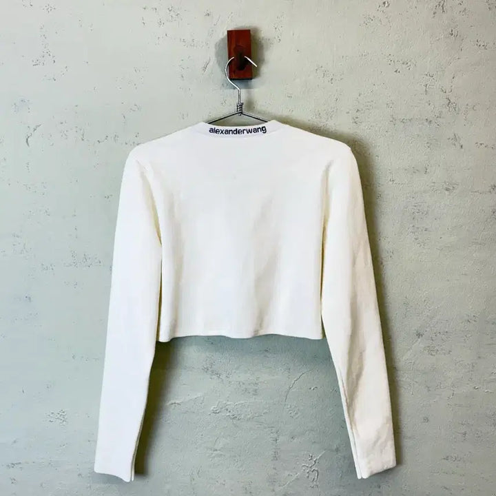 [SOLD OUT] [M] 알렉산더왕 로고 크롭 니트 가디건