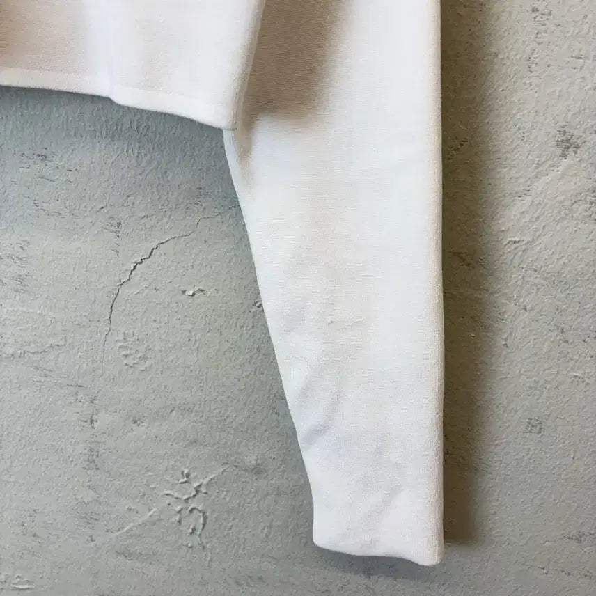 [SOLD OUT] [M] 알렉산더왕 로고 크롭 니트 가디건