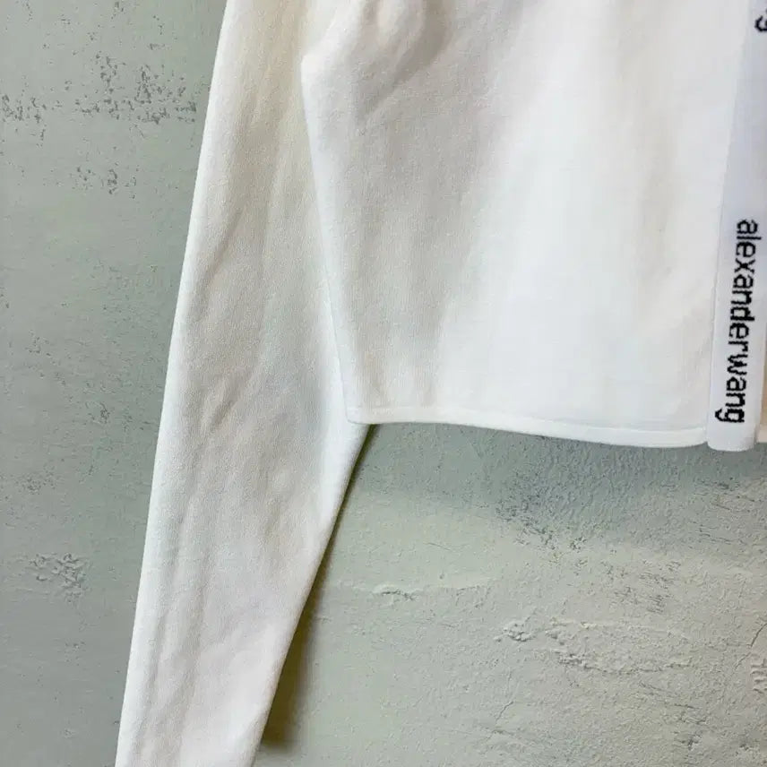 [SOLD OUT] [M] 알렉산더왕 로고 크롭 니트 가디건