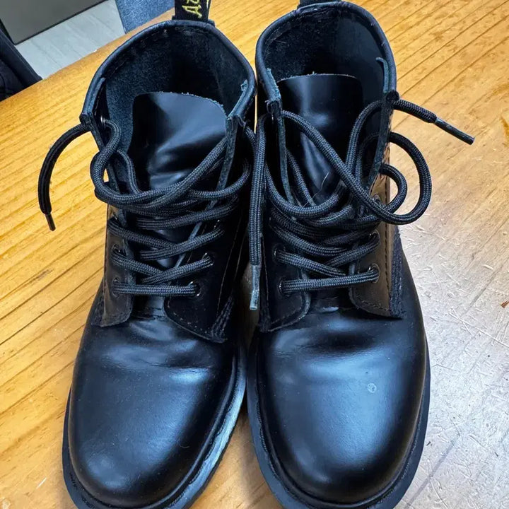 [BUNJANG] Dr. Martens 6-Hole Smooth Leather Boots / 닥터마틴6홀