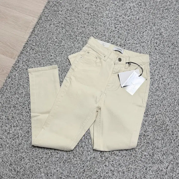 [BUNJANG] HAWA Cream Skinny Pants / (새상품) 하와 HAWA 크림 스키니 S