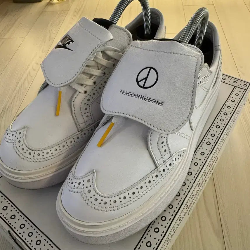[BUNJANG] Nike PeaceMinusOne Wingtip White Sneakers / 나이키 피스마이너스원 윙팁 화이트 스니커즈 245~250