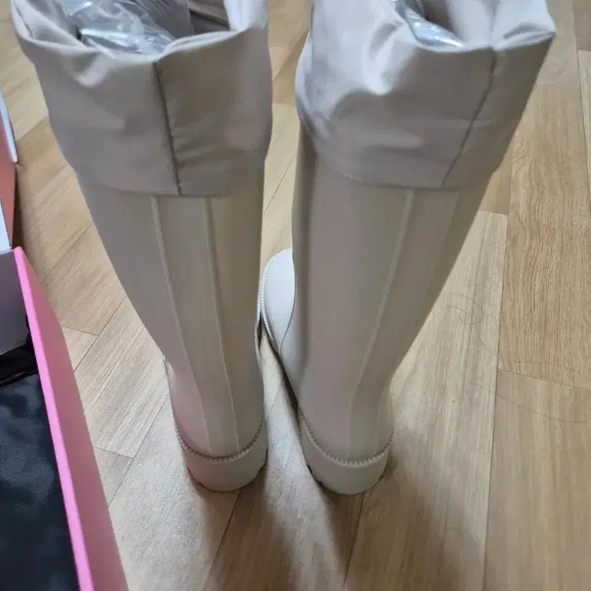 [BUNJANG] Riclow Long Rain Boots Ivory Size 38 / 새상품 리끌로우 롱 레인부츠 아이보리색 사이즈 38 (240~245)