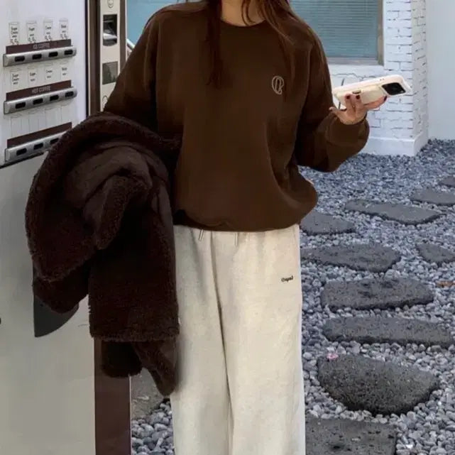 [BUNJANG] Onpal Power Warm Hug Sweatshirt Brown / 온팔 파워웜허그 맨투맨 브라운