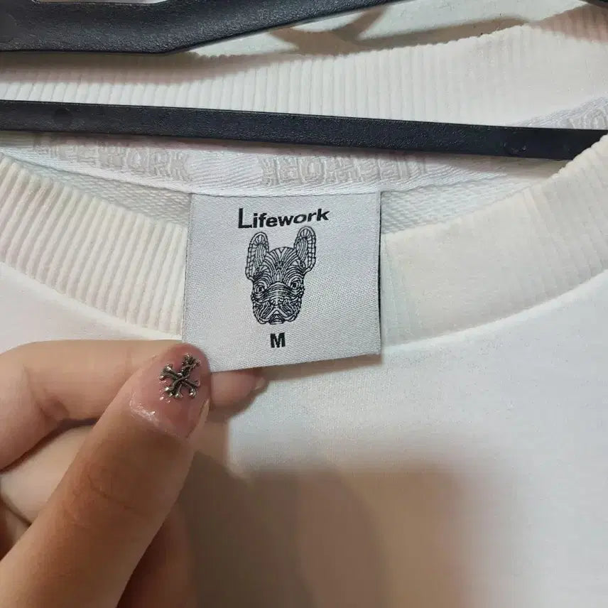 [BUNJANG] Life Work Bulldog Embroidered Sweatshirt / 라이프워크 맨투맨