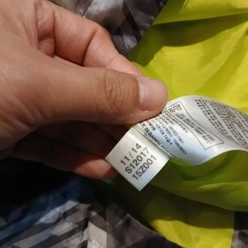 [BUNJANG] Adidas Outdoor Grey Reflective Logo Geometric Pattern Jacket / 아디다스 아웃도어 그레이 네온형광 리플렉티브 로고 기하학패턴 클라이마프루