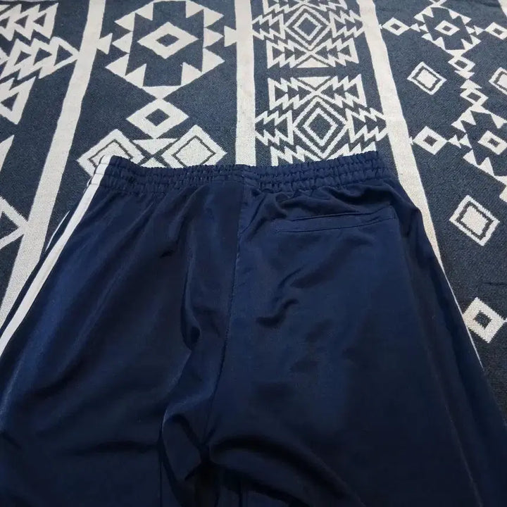 [BUNJANG] Umbro 00s Navy Gray Logo Raglan Track Top / 아디다스 네이비 화이트 삼선 오픈헴 파이어버드 밴딩 져지팬츠 트레이닝복