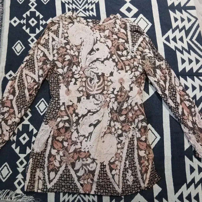 [BUNJANG] Giorgio Armani Floral Pattern Wrap Blouse / 조르지오 아르마니 핑크 멀티컬러 플라워 플로랄패턴 원버튼 브이넥 랩 블라