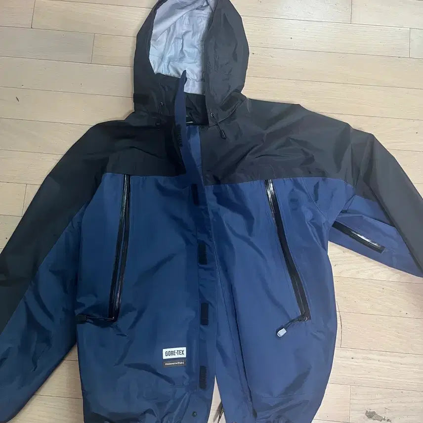 [BUNJANG] thisisneverthat Gore-Tex Two-Tone Windbreaker Jacket / 디스이즈네버댓 고어텍스 바람막이