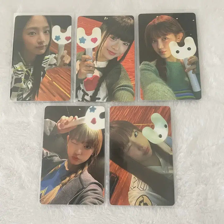 [BUNJANG] NewJeans Official Light Stick Photocard Bundle Set / 뉴진스 응원봉 포카 (5장 일괄)