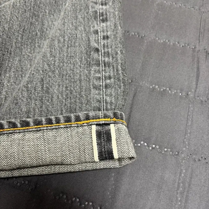 [SOLD OUT] [새제품] FOB factory 셀비지 그레이 워싱데님 32/30