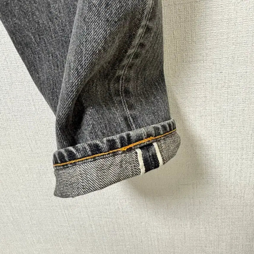 [SOLD OUT] [새제품] FOB factory 셀비지 그레이 워싱데님 32/30