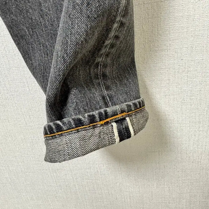 [SOLD OUT] [새제품] FOB factory 셀비지 그레이 워싱데님 32/30