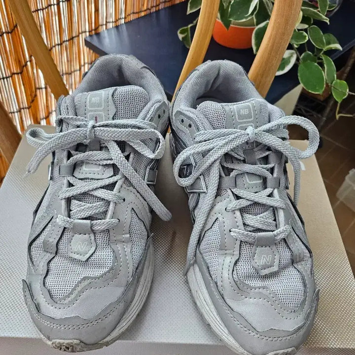 [BUNJANG] New Balance 1906D Silver Sneakers / 뉴발란스 1906D 실버 운동화