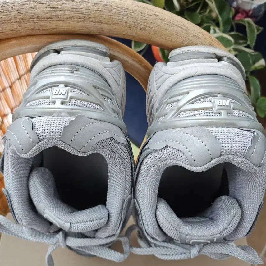 [BUNJANG] New Balance 1906D Silver Sneakers / 뉴발란스 1906D 실버 운동화