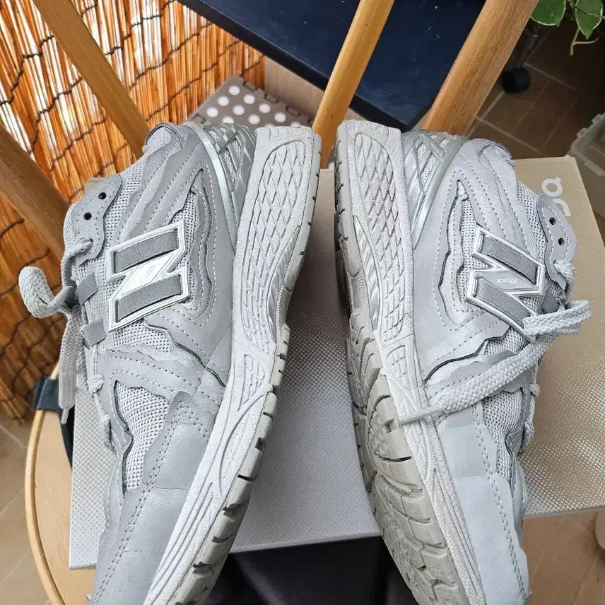 [BUNJANG] New Balance 1906D Silver Sneakers / 뉴발란스 1906D 실버 운동화