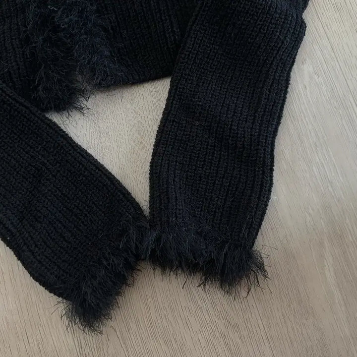[BUNJANG] Diagonal Fur Trimmed Cardigan Black / 다이애그널 퍼 트리밍 가디건 블랙