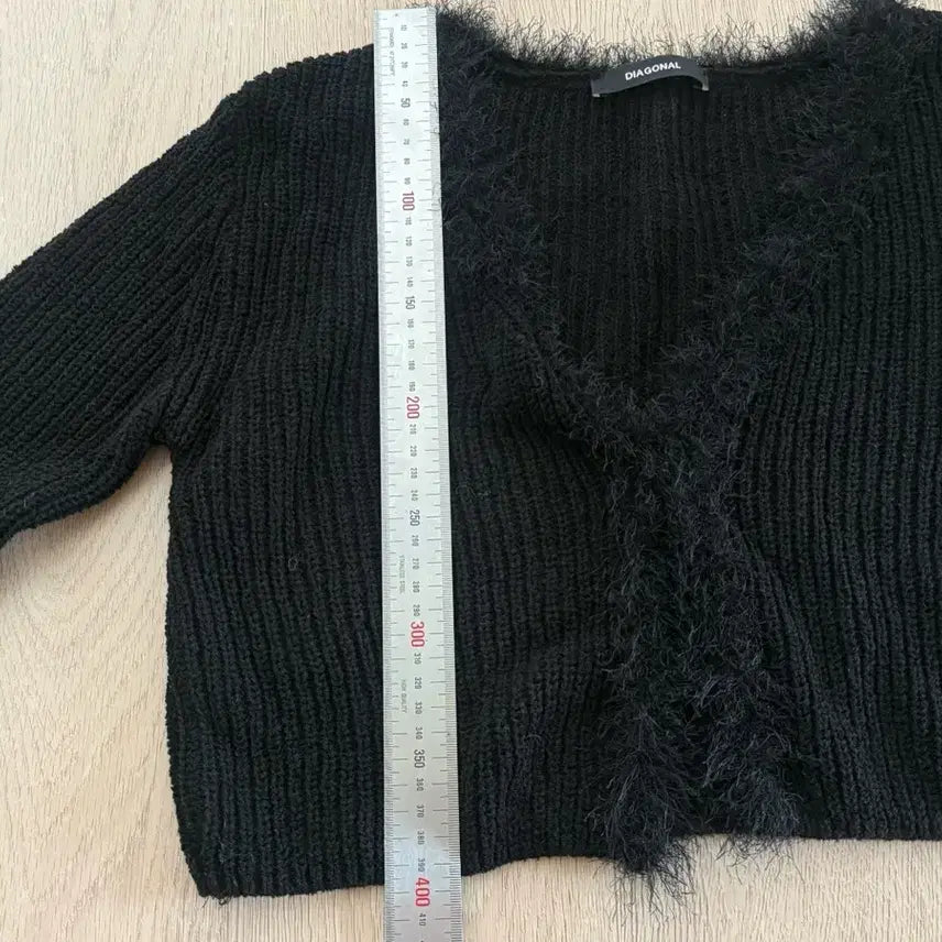 [BUNJANG] Diagonal Fur Trimmed Cardigan Black / 다이애그널 퍼 트리밍 가디건 블랙