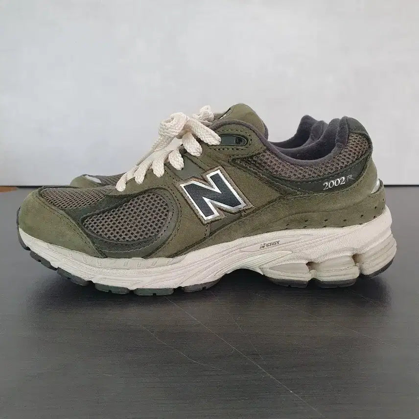 [BUNJANG] New Balance 2002R Grape Leaf Sneakers (225) / 뉴발란스 2002R 그레이프 리프 (225)