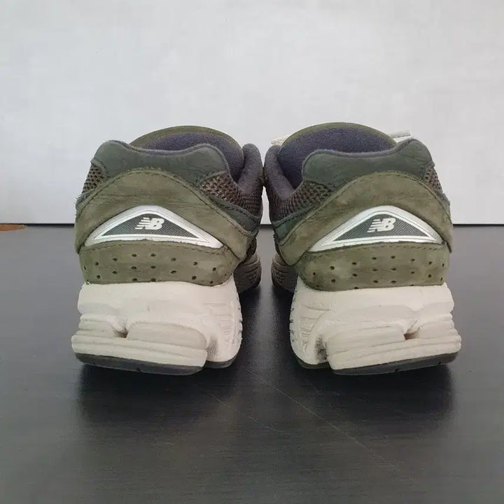 [BUNJANG] New Balance 2002R Grape Leaf Sneakers (225) / 뉴발란스 2002R 그레이프 리프 (225)