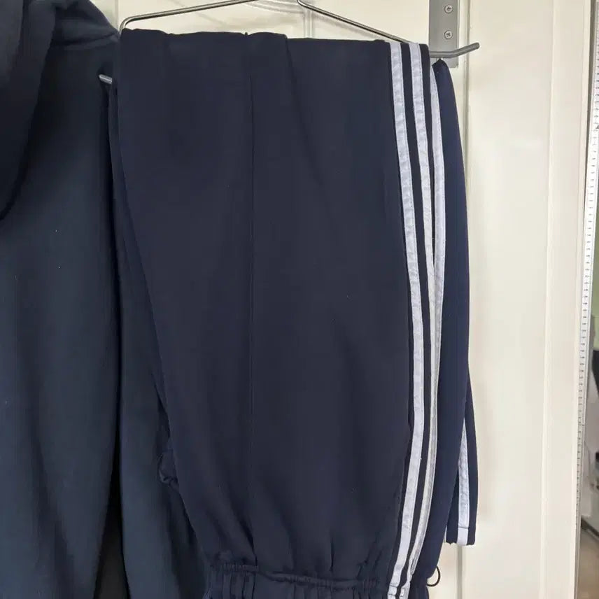 [BUNJANG] Three-Stripe Training Pants Navy / 삼선 트레이닝 팬츠 네이비