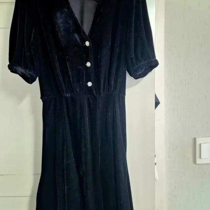 [BUNJANG] ZARA Velvet Crystal Button Dress / 자라 벨벳 큐빅 단추 원피스