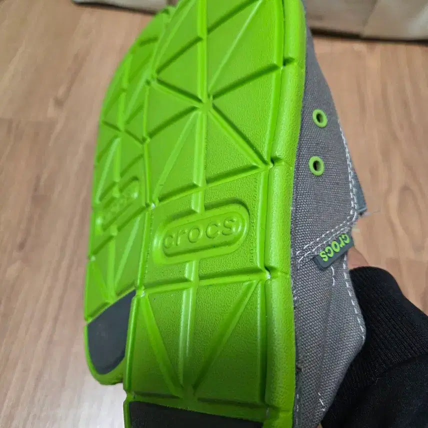 [BUNJANG] Crocs Canvas Slip-on Gray/Neon Green 250mm / 크록스 캔버스 슬립온 그레이/형광 그린 250