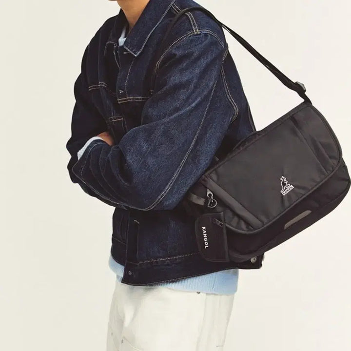 [BUNJANG] Kangol Messenger Bag Crossbody Bag / .(새상품)캉골 메신저백 가방.캉골크로스백