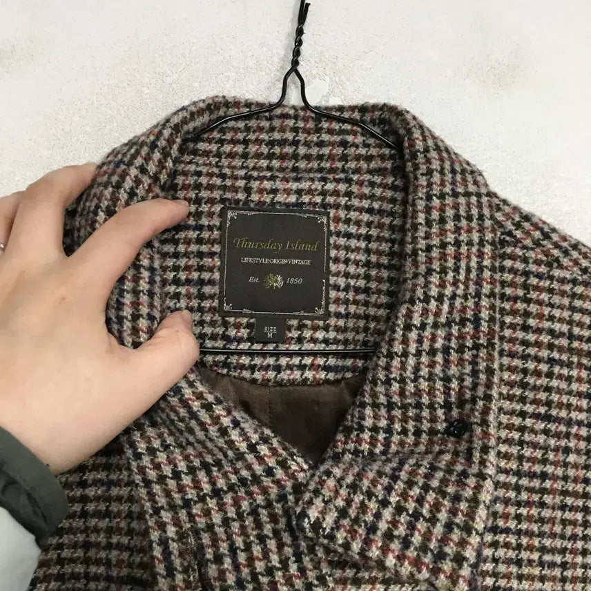 [SOLD OUT] 써스데이아일랜드 하이넥 체크 코트 M