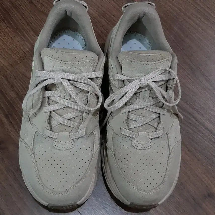 [BUNJANG] Hoka One One Suede Sneakers Beige 270 / 호카오네오네 스웨이드 운동화 베이지270