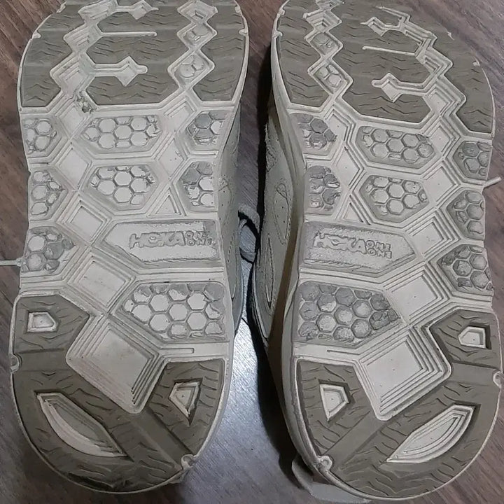 [BUNJANG] Hoka One One Suede Sneakers Beige 270 / 호카오네오네 스웨이드 운동화 베이지270