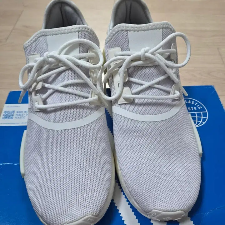 [BUNJANG] Adidas NMD_R1 Primeblue Sneakers White 270mm / 아디다스 NMD_R1 Primeblue 운동화 흰색 270mm 판매합니다