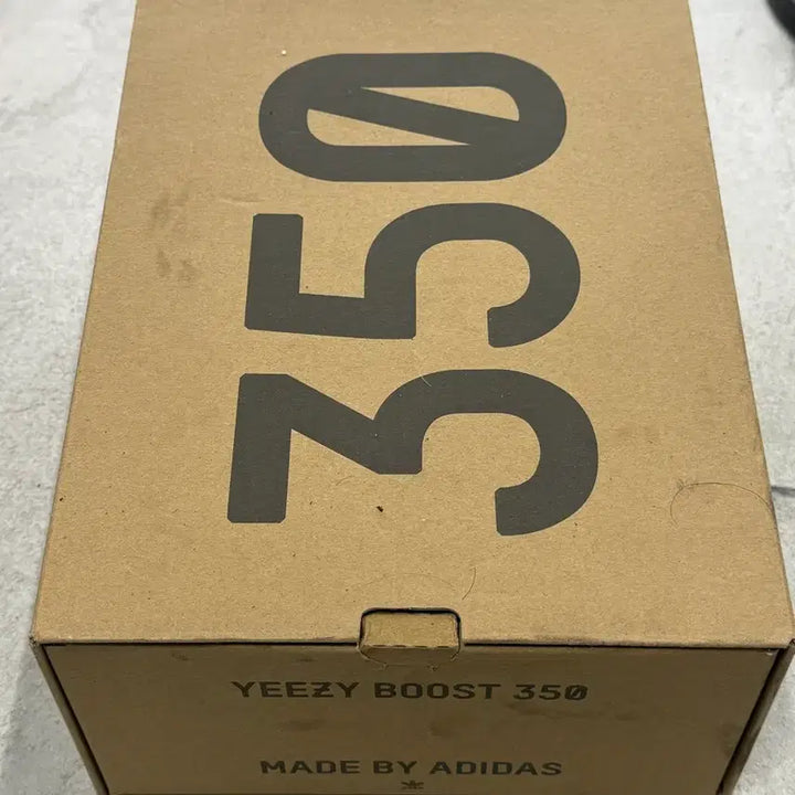 [BUNJANG] Adidas Yeezy Boost 350 V2 Zebra Sneakers / 아디다스 이지부스트 350 V2 제브라