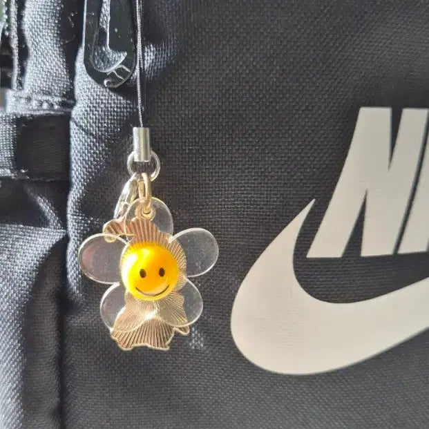 [BUNJANG] Cute Rabbit, Carrot, Smile Flower Bag Charm Keychain / 귀여운 토끼 당근 스마일 꽃 키링. 가방 키링