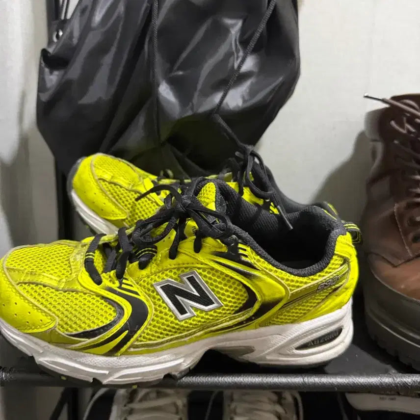 [BUNJANG] New Balance 530 Yellow Sneakers / 뉴발란스 530 옐로우 운동화 255