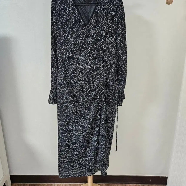 [SOLD OUT] 블랙 패턴 롱원피스(새상품)