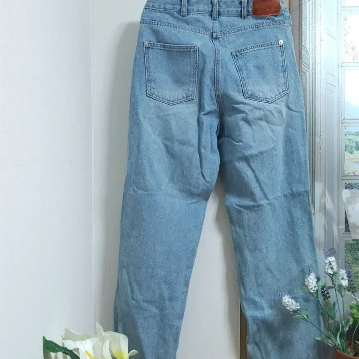 [BUNJANG] Hansome Time 2022 Distressed Straight Denim Pants / 한섬 타임 2022 디스트로이드 스트레이트 데님 팬츠