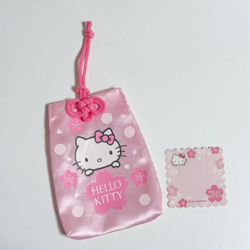 [BUNJANG] Sanrio Hello Kitty Omamori Pouch / 고전 키티 오마모리 부적 파우치 복주머니 헬로키티 산리오