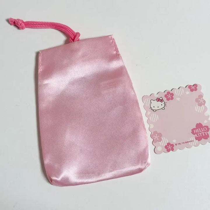 [BUNJANG] Sanrio Hello Kitty Omamori Pouch / 고전 키티 오마모리 부적 파우치 복주머니 헬로키티 산리오
