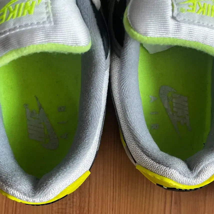 [BUNJANG] Nike Air Max 90 OG Volt Sneakers / 나이키 에어 맥스90 OG 볼트 255사이즈 판매