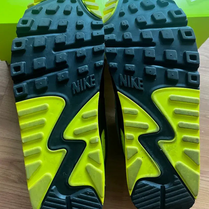 [BUNJANG] Nike Air Max 90 OG Volt Sneakers / 나이키 에어 맥스90 OG 볼트 255사이즈 판매