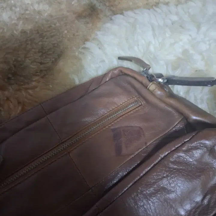 [BUNJANG] Brown Leather Crossbody Bag / 브라운 가죽 크로스백