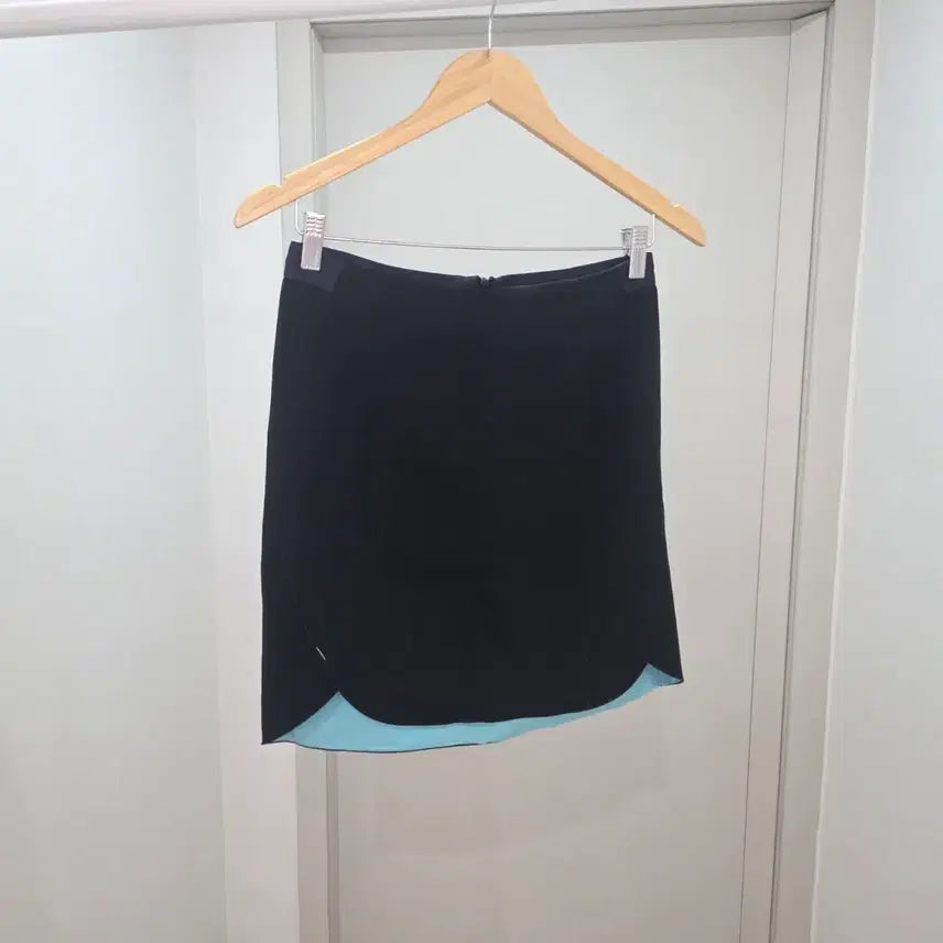[BUNJANG] Sisley Black Mini Skirt / 시슬리 블랙 배색 미니 스커트