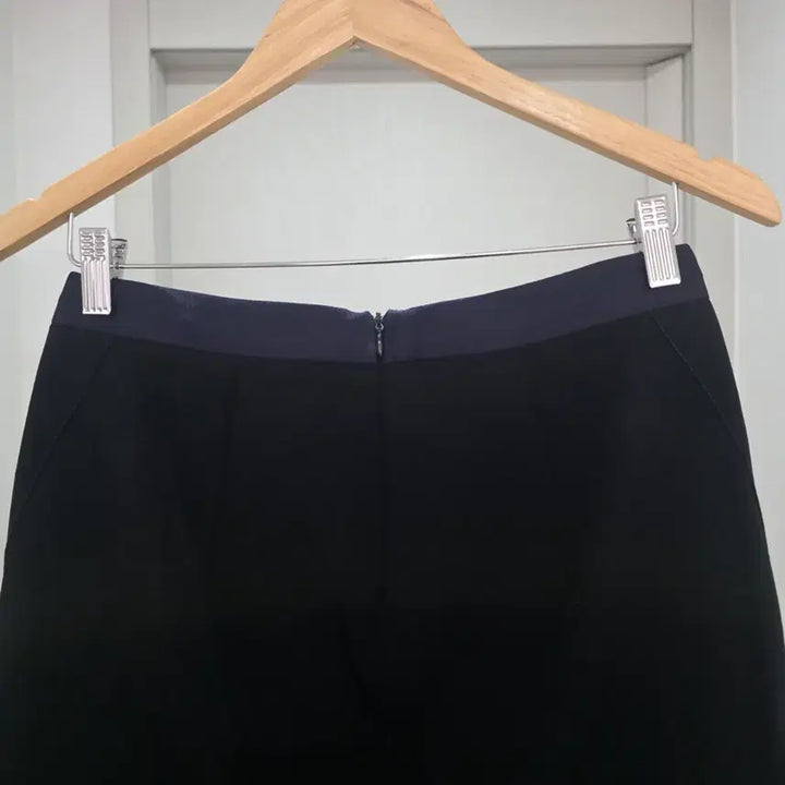 [BUNJANG] Sisley Black Mini Skirt / 시슬리 블랙 배색 미니 스커트