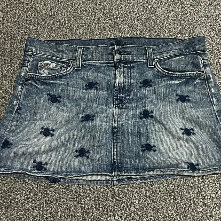 [BUNJANG] Vintage Embroidered Skull Denim Mini Skirt / 해골 자수 빈티지 데님 미니스커트