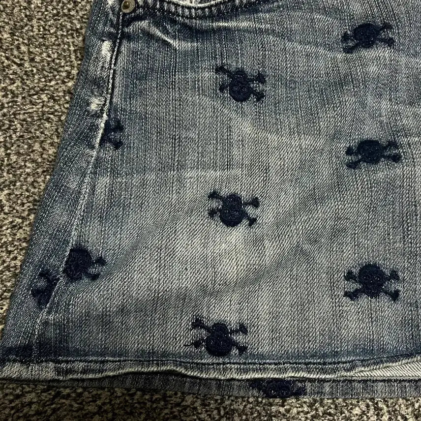 [BUNJANG] Vintage Embroidered Skull Denim Mini Skirt / 해골 자수 빈티지 데님 미니스커트