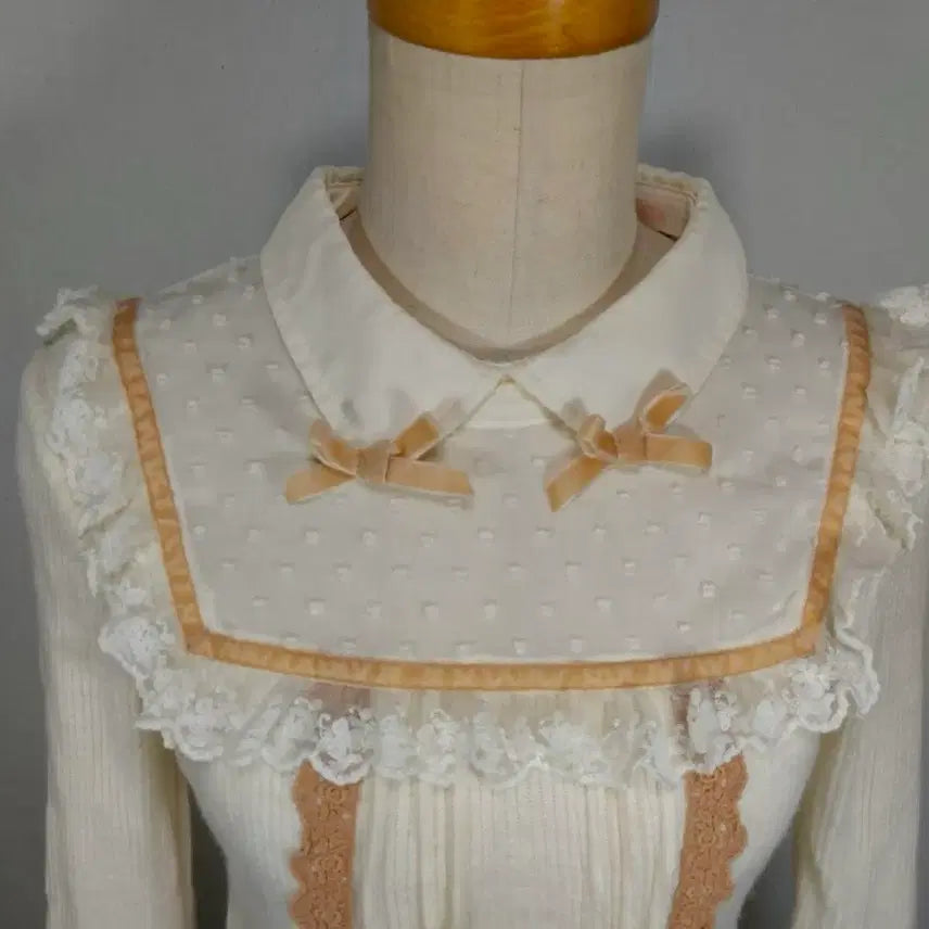 [BUNJANG] Liz Lisa Lace Ribbon Blouse / 리즈리사 레이스 리본 블라우스 니트 라떼갸루 모리걸 히메갸루 로리타 일브