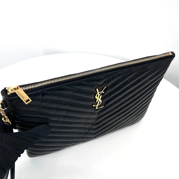 [BUNJANG] Saint Laurent Monogram Matelassé Clutch Bag Black / [100%정품] 생로랑 모노그램 마틀라세 클러치백 블랙 (559193